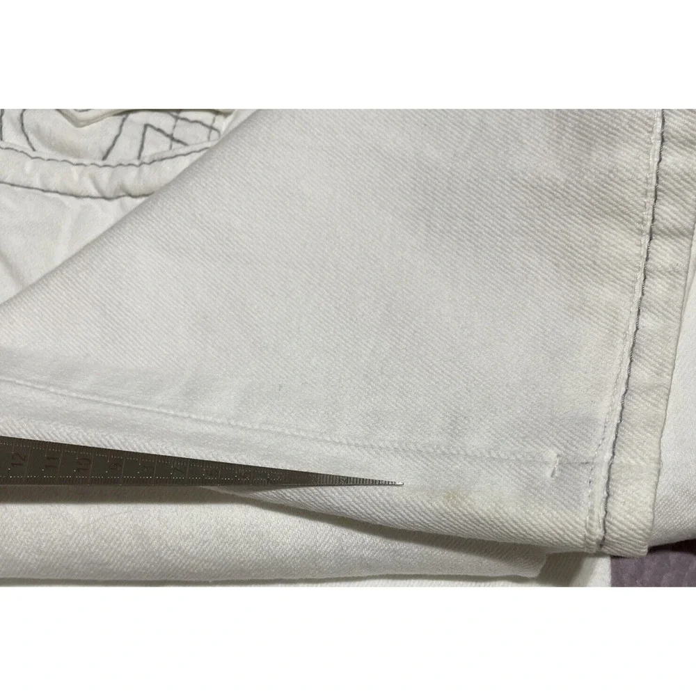 True Religion Straight Jeans Women's 38 White Gray Stitch Flap Meas. 40X31 NEW